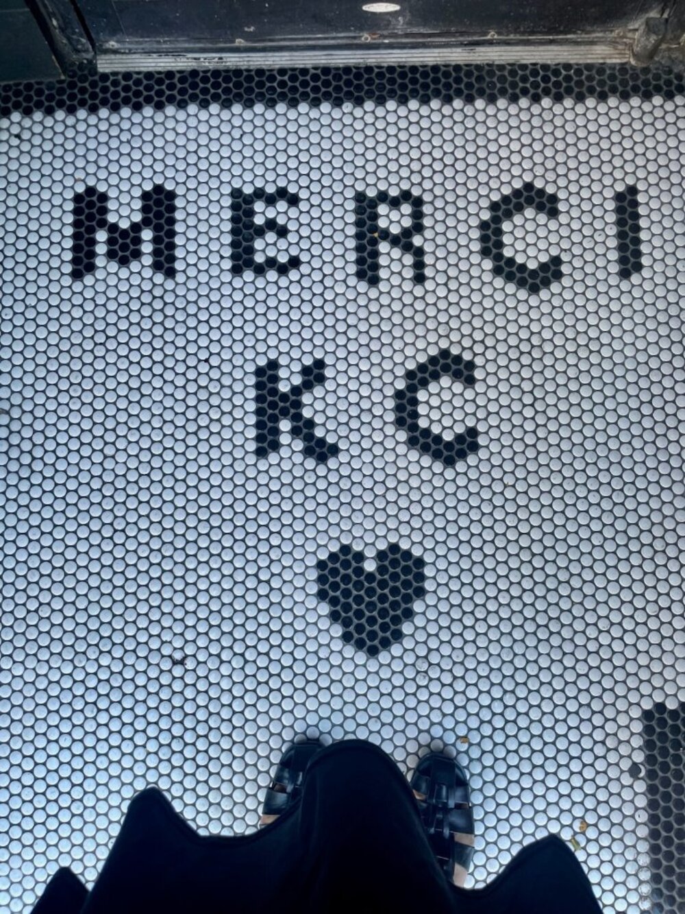 Meet your Poshers, Amanda & Ashley